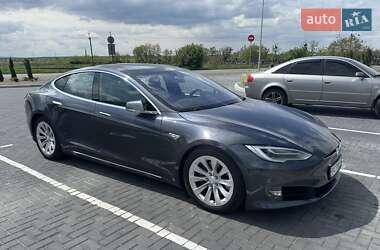 Лифтбек Tesla Model S 2016 в 