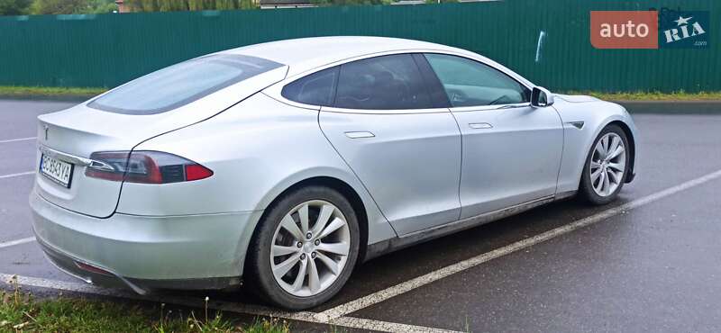 Лифтбек Tesla Model S 2013 в Богородчанах