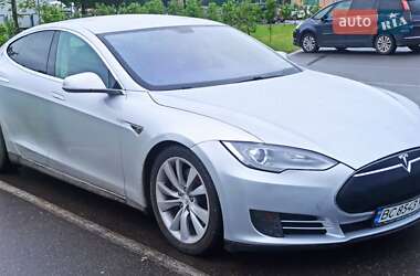Лифтбек Tesla Model S 2013 в 
