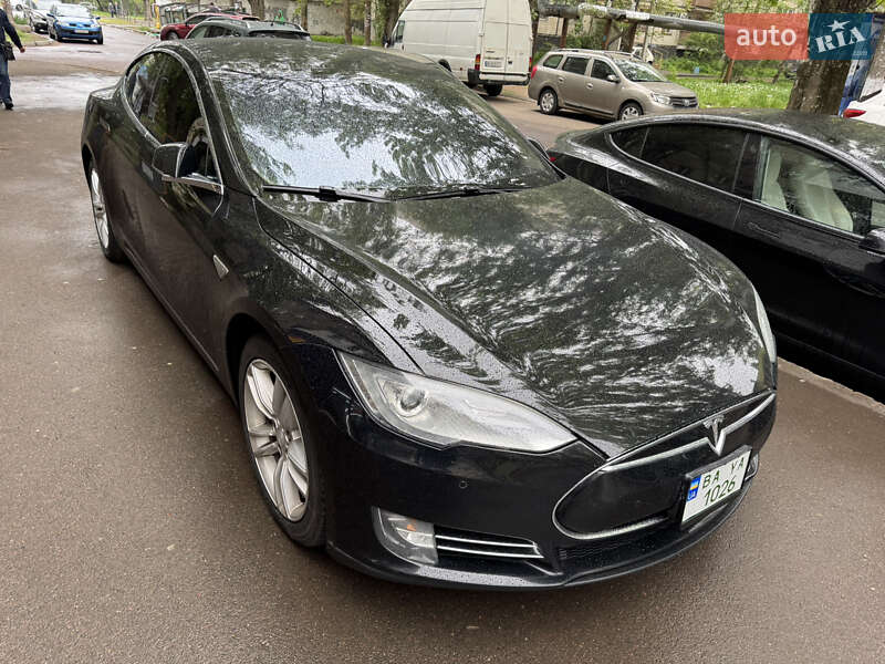 Ліфтбек Tesla Model S 2014 в Миколаєві
