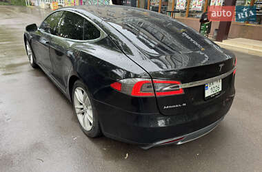Ліфтбек Tesla Model S 2014 в 