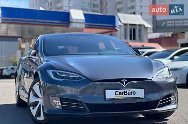 Лифтбек Tesla Model S 2020 в 
