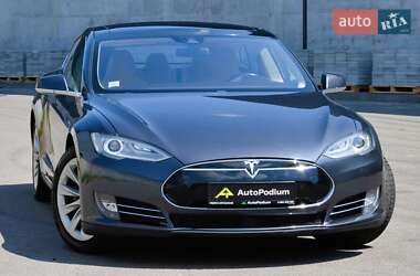 Лифтбек Tesla Model S 2016 в 