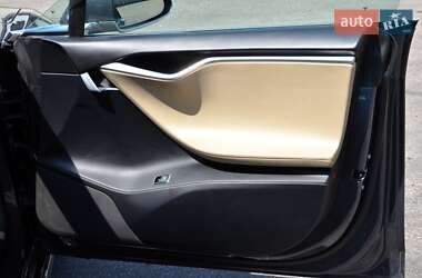 Лифтбек Tesla Model S 2016 в 