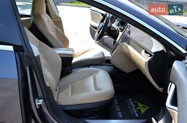 Лифтбек Tesla Model S 2016 в 