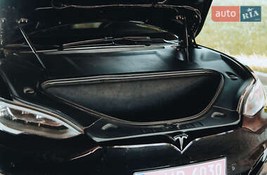 Ліфтбек Tesla Model S 2020 в 