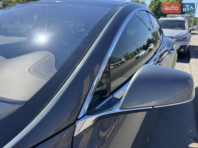 Лифтбек Tesla Model S 2013 в Днепре