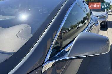Ліфтбек Tesla Model S 2013 в 