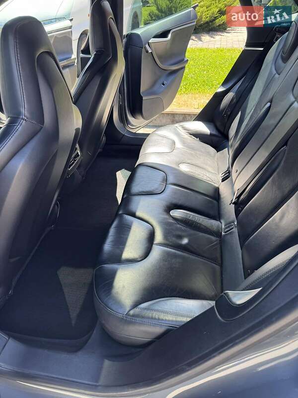 Лифтбек Tesla Model S 2013 в Днепре