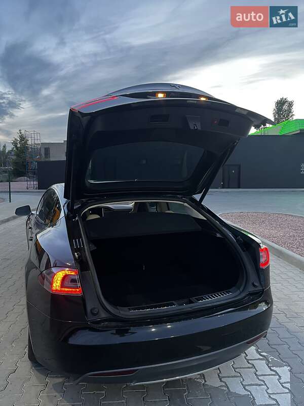 Лифтбек Tesla Model S 2013 в Одессе