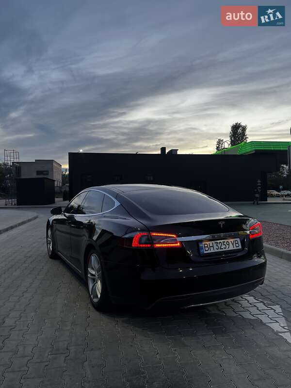 Лифтбек Tesla Model S 2013 в Одессе