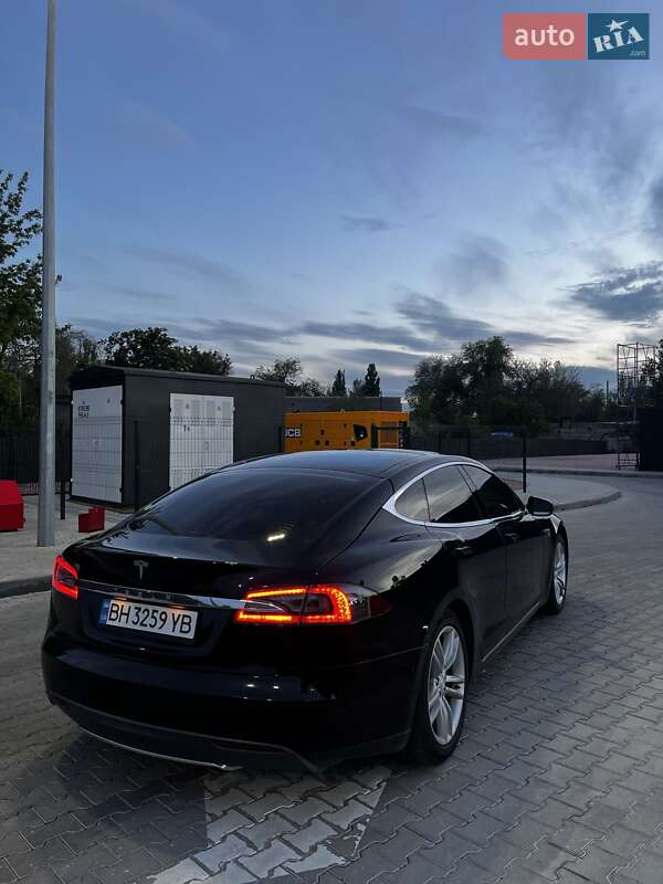 Лифтбек Tesla Model S 2013 в Одессе
