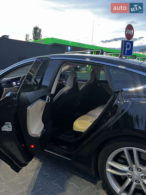 Лифтбек Tesla Model S 2013 в Одессе