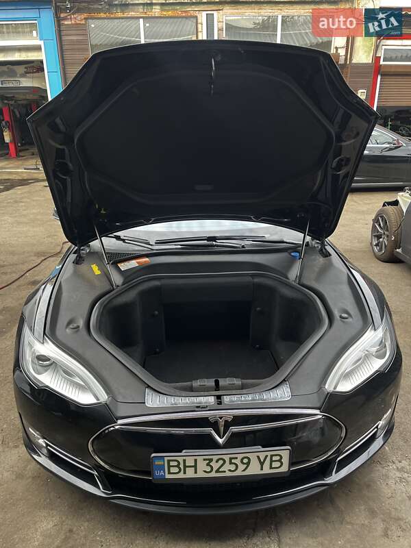 Лифтбек Tesla Model S 2013 в Одессе