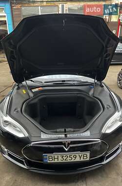 Лифтбек Tesla Model S 2013 в 