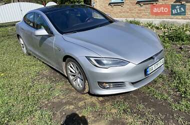 Лифтбек Tesla Model S 2016 в Кропивницком