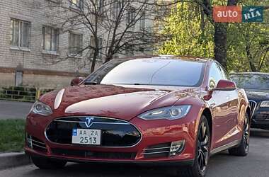 Лифтбек Tesla Model S 2015 в Киеве