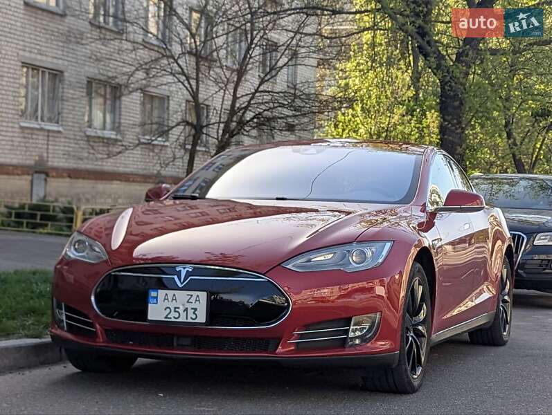 Ліфтбек Tesla Model S 2015 в 