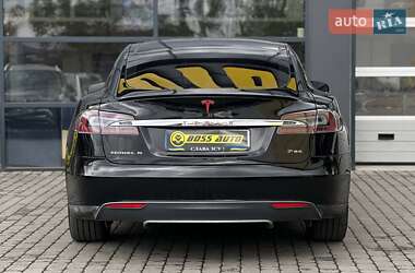 Лифтбек Tesla Model S 2013 в 