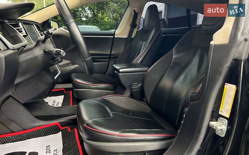 Ліфтбек Tesla Model S 2013 в Івано-Франківську