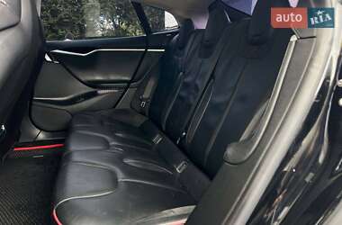 Лифтбек Tesla Model S 2013 в 