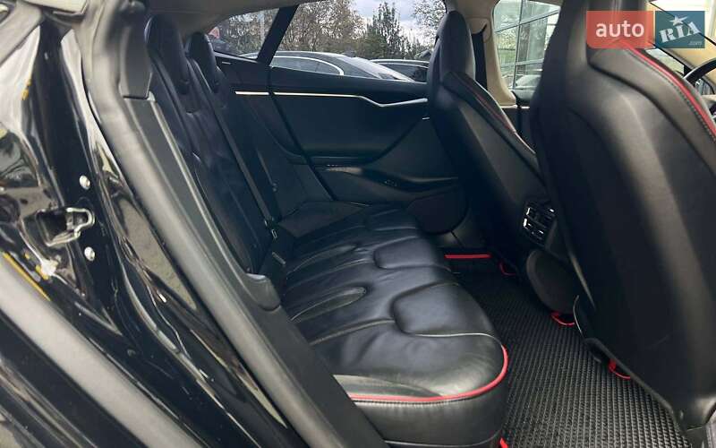 Ліфтбек Tesla Model S 2013 в Івано-Франківську