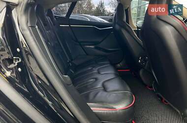 Лифтбек Tesla Model S 2013 в 