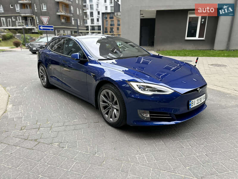 Лифтбек Tesla Model S 2020 в Львове