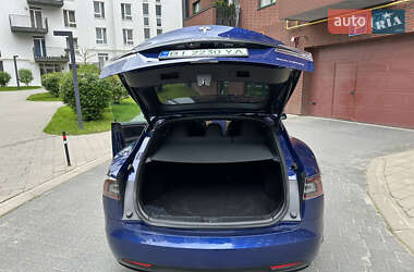 Лифтбек Tesla Model S 2020 в 