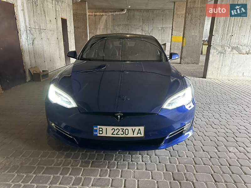 Лифтбек Tesla Model S 2020 в Львове