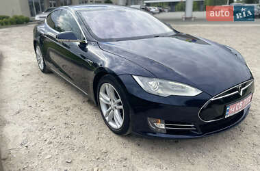Лифтбек Tesla Model S 2014 в 
