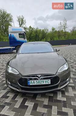 Ліфтбек Tesla Model S 2015 в 