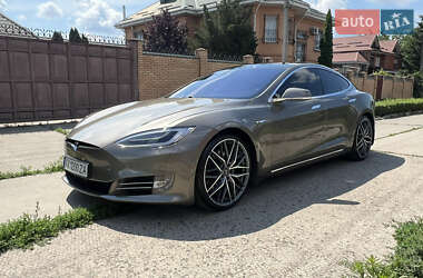 Ліфтбек Tesla Model S 2016 в Харкові