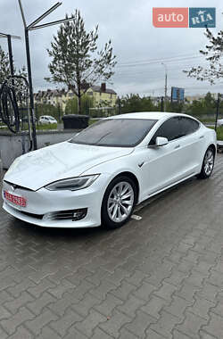 Лифтбек Tesla Model S 2016 в 