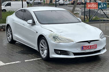 Лифтбек Tesla Model S 2016 в 