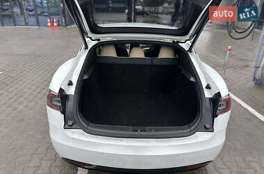 Лифтбек Tesla Model S 2016 в 
