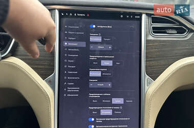 Лифтбек Tesla Model S 2016 в 