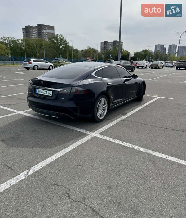 Лифтбек Tesla Model S 2014 в Киеве