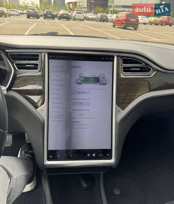 Лифтбек Tesla Model S 2014 в Киеве