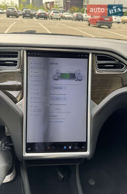 Лифтбек Tesla Model S 2014 в 