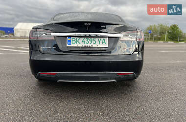 Ліфтбек Tesla Model S 2015 в 