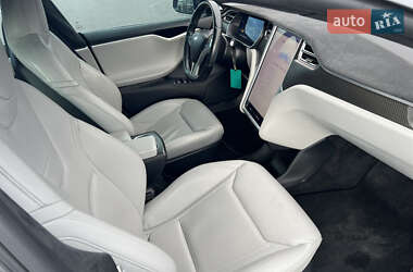 Ліфтбек Tesla Model S 2015 в 
