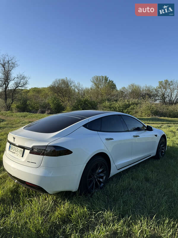 Лифтбек Tesla Model S 2020 в Одессе