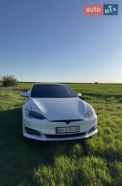 Ліфтбек Tesla Model S 2020 в 