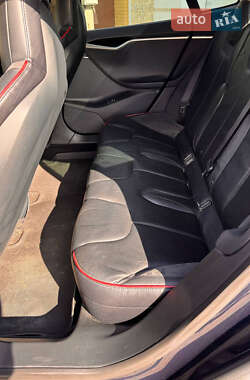 Лифтбек Tesla Model S 2013 в 