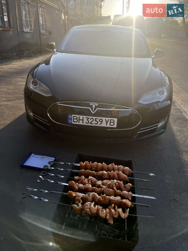 Лифтбек Tesla Model S 2013 в Одессе