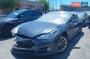 Лифтбек Tesla Model S 2014 в 
