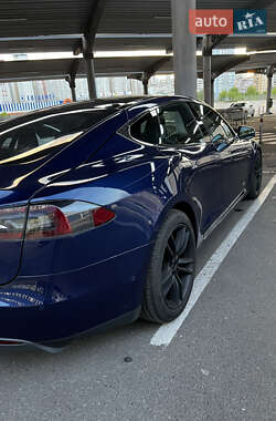 Лифтбек Tesla Model S 2015 в 
