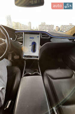 Лифтбек Tesla Model S 2015 в 