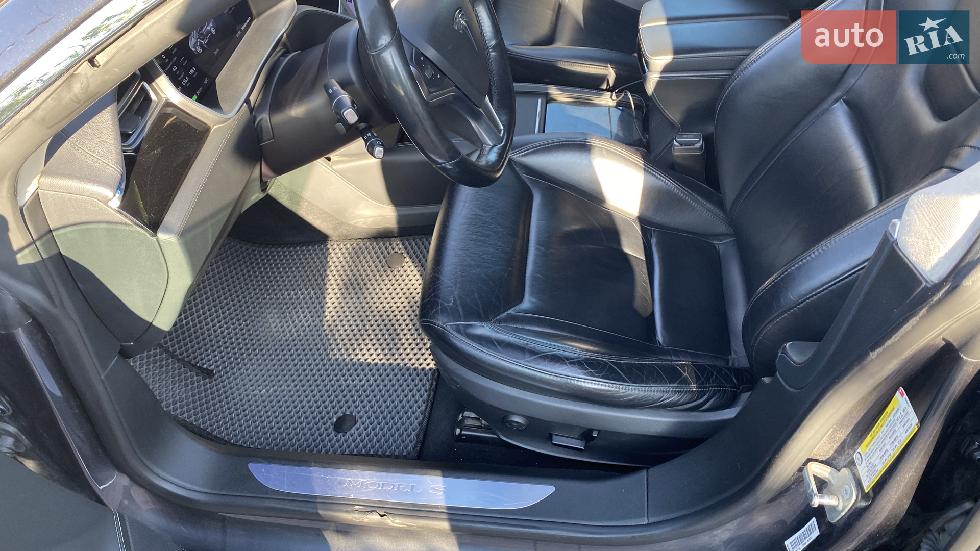 2015 Tesla Model S - мініатюра 17